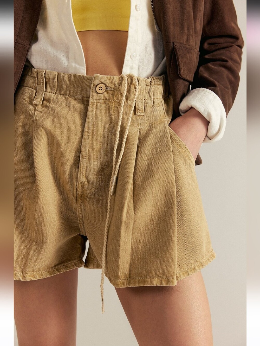 FREE PEOPLE Clark Pleated Tan Denim Shorts In Washed Sand XS NWT RARE